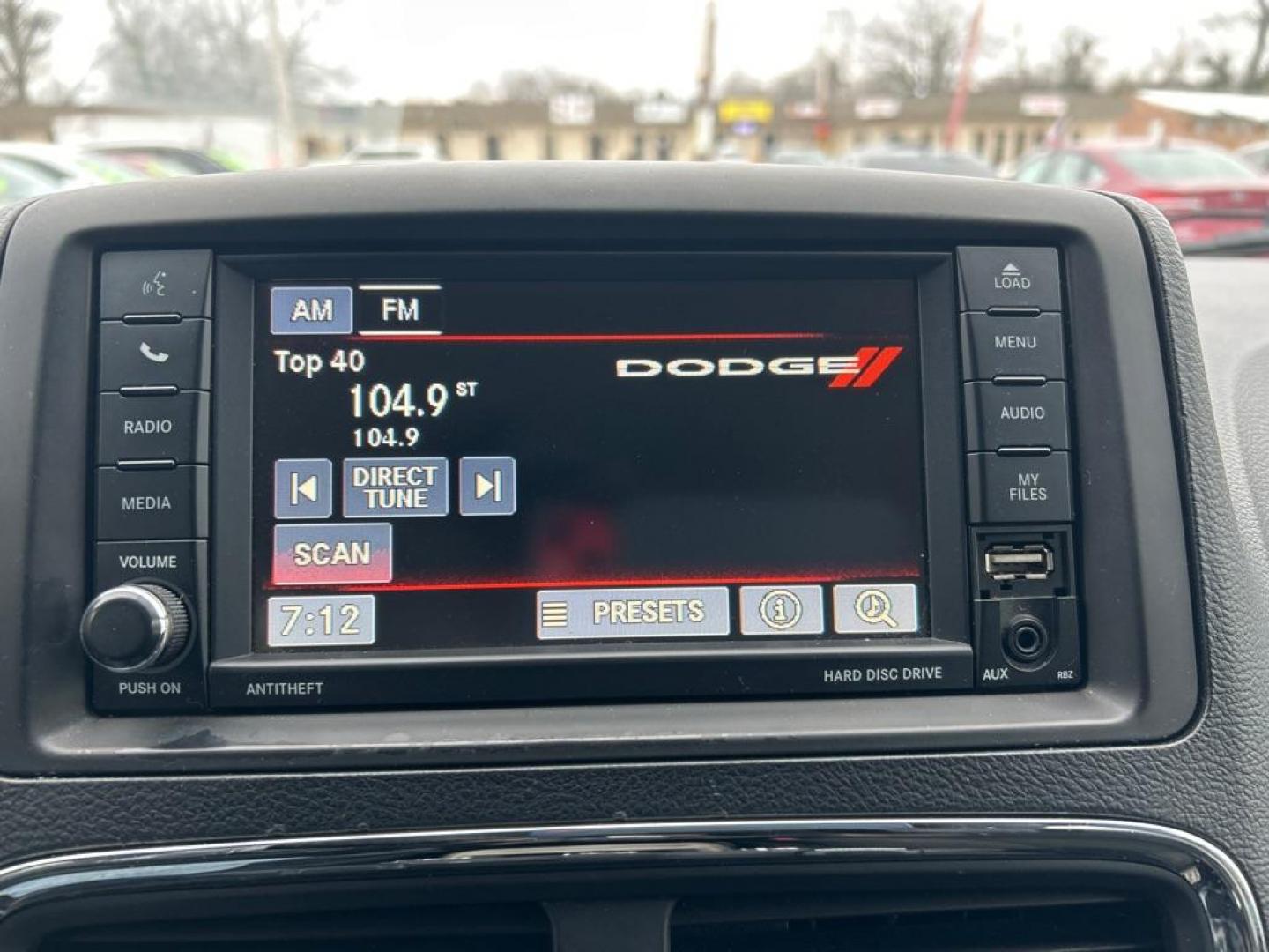 2015 GRAY DODGE GRAND CARAVAN SE (2C4RDGBG5FR) with an 3.6L engine, Automatic transmission, located at 2514 Williamson Rd NE, Roanoke, VA, 24012, (540) 265-7770, 37.294636, -79.936249 - Photo#10
