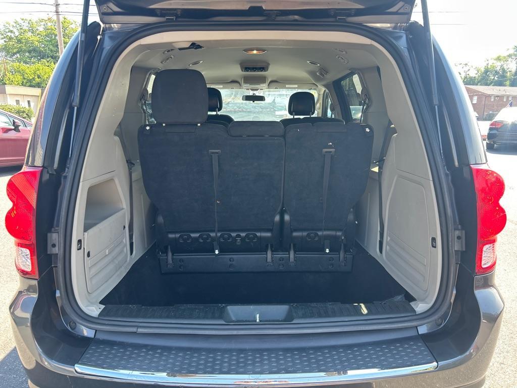 2015 GRAY DODGE GRAND CARAVAN SE (2C4RDGBG5FR) with an 3.6L engine, Automatic transmission, located at 2514 Williamson Rd NE, Roanoke, VA, 24012, (540) 265-7770, 37.294636, -79.936249 - NO CREDIT CHECK FINANCING WITH ONLY $2300 DOWN PAYMENT!!!! Check out our website www.needausedvehicle.com for our No Credit Check/ In House Financing options!! No Credit Check Available!!! In House Financing Available!!! All Clean Title Vehicles (no Salvaged or flooded vehicles ever on our lot)! - Photo#2