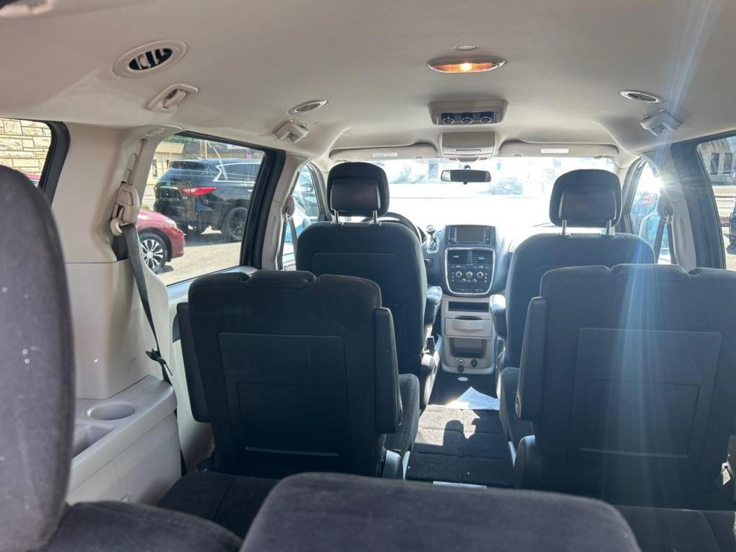 2015 GRAY DODGE GRAND CARAVAN SE (2C4RDGBG5FR) with an 3.6L engine, Automatic transmission, located at 2514 Williamson Rd NE, Roanoke, VA, 24012, (540) 265-7770, 37.294636, -79.936249 - NO CREDIT CHECK FINANCING WITH ONLY $2200 DOWN PAYMENT!!!! Check out our website www.needausedvehicle.com for our No Credit Check/ In House Financing options!! No Credit Check Available!!! In House Financing Available!!! All Clean Title Vehicles (no Salvaged or flooded vehicles ever on our lot)!- Photo#3