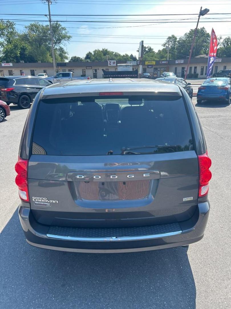 2015 GRAY DODGE GRAND CARAVAN SE (2C4RDGBG5FR) with an 3.6L engine, Automatic transmission, located at 2514 Williamson Rd NE, Roanoke, VA, 24012, (540) 265-7770, 37.294636, -79.936249 - NO CREDIT CHECK FINANCING WITH ONLY $2200 DOWN PAYMENT!!!! Check out our website www.needausedvehicle.com for our No Credit Check/ In House Financing options!! No Credit Check Available!!! In House Financing Available!!! All Clean Title Vehicles (no Salvaged or flooded vehicles ever on our lot)!- Photo#11