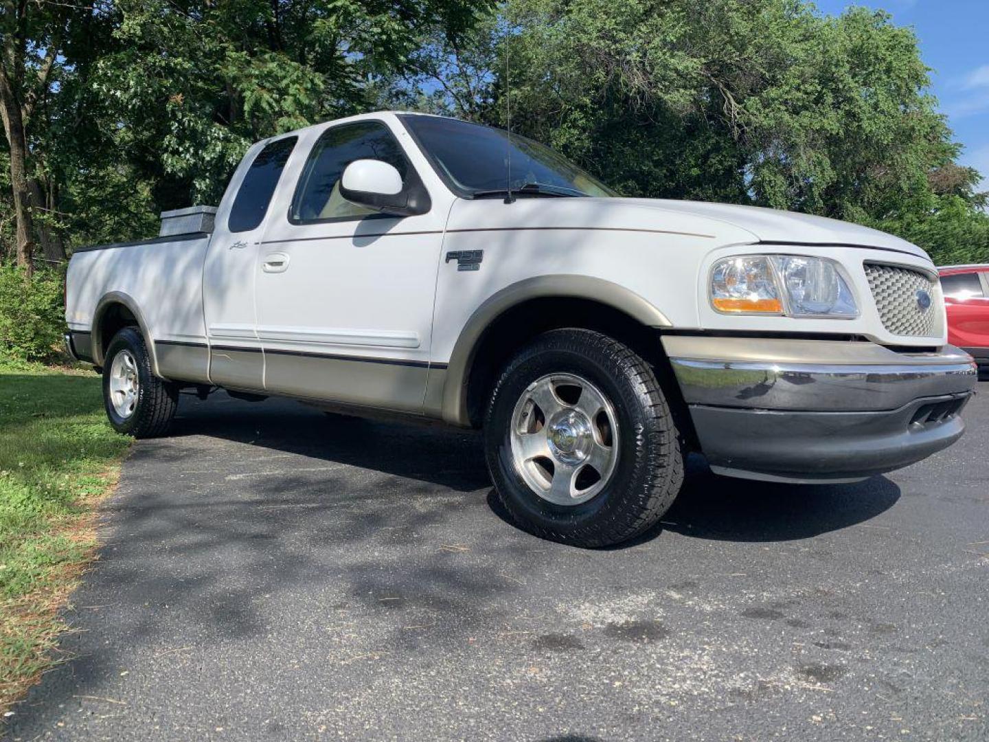 1999 WHITE FORD F150 (1FTRX17L6XK) with an 5.4L engine, Automatic transmission, located at 2514 Williamson Rd NE, Roanoke, VA, 24012, (540) 265-7770, 37.294636, -79.936249 - NO CREDIT CHECK FINANCING WITH ONLY $1800 DOWN PAYMENT!!!! Check out our website www.needausedvehicle.com for our No Credit Check/ In House Financing options!! No Credit Check Available!!! In House Financing Available!!! All Clean Title Vehicles (no Salvaged or flooded vehicles ever on our lot)! - Photo#0