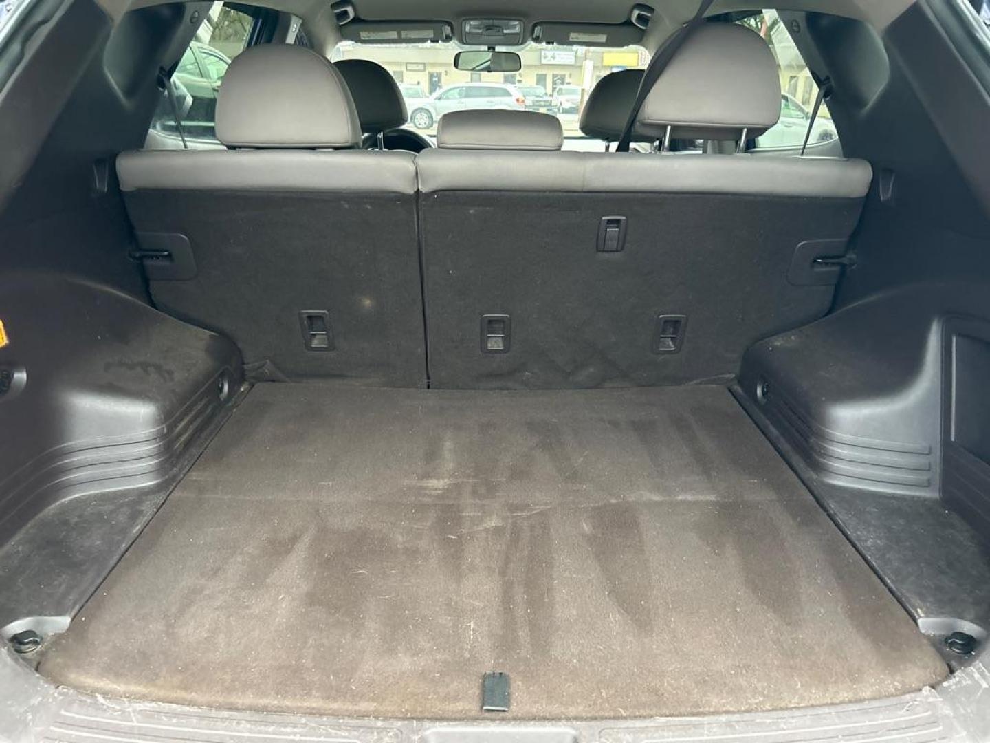 2010 BLUE HYUNDAI TUCSON GLS (KM8JT3AC6AU) with an 2.4L engine, Automatic transmission, located at 2514 Williamson Rd NE, Roanoke, VA, 24012, (540) 265-7770, 37.294636, -79.936249 - NO CREDIT CHECK FINANCING WITH ONLY $1500 DOWN PAYMENT!!!! Check out our website www.needausedvehicle.com for our No Credit Check/ In House Financing options!! No Credit Check Available!!! In House Financing Available!!! All Clean Title Vehicles (no Salvaged or flooded vehicles ever on our lot)! - Photo#4