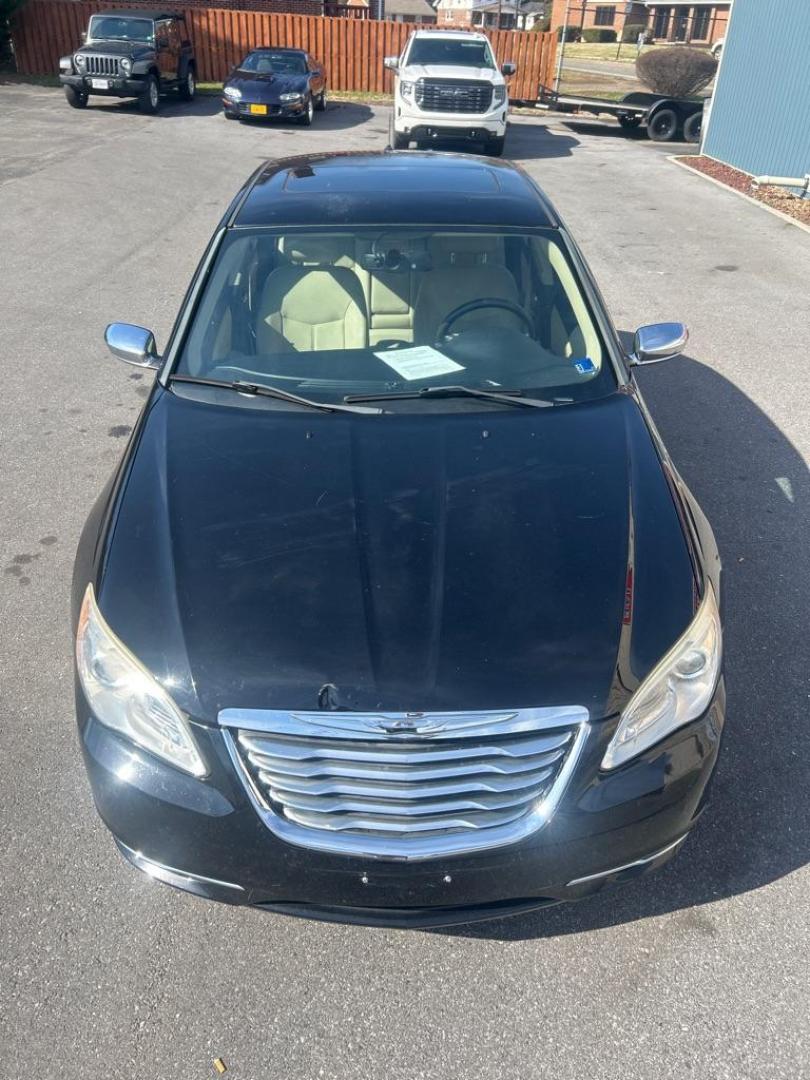 2012 BLACK CHRYSLER 200 LIMITED (1C3CCBCG6CN) with an 3.6L engine, Automatic transmission, located at 2514 Williamson Rd NE, Roanoke, VA, 24012, (540) 265-7770, 37.294636, -79.936249 - Photo#1