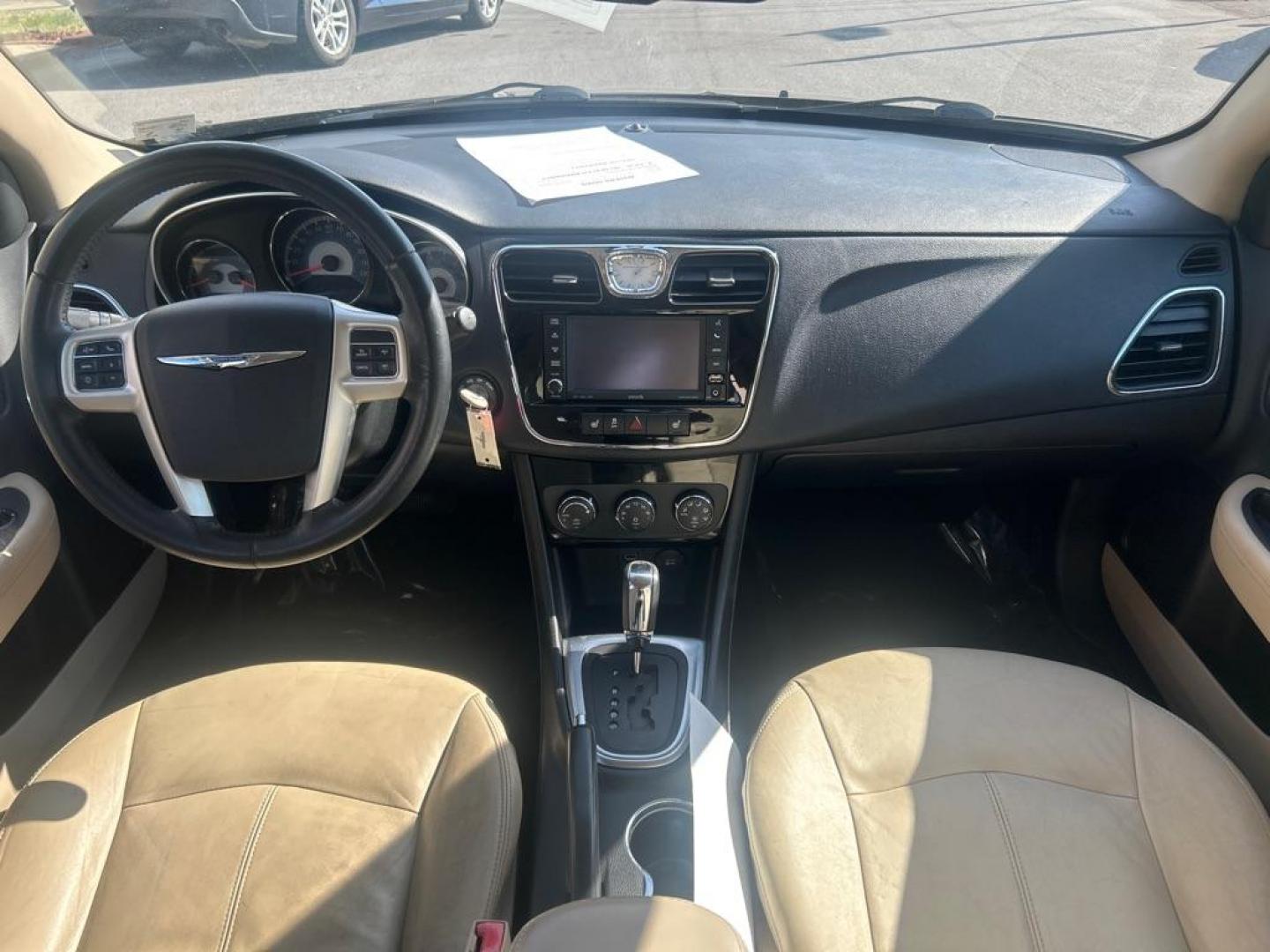 2012 BLACK CHRYSLER 200 LIMITED (1C3CCBCG6CN) with an 3.6L engine, Automatic transmission, located at 2514 Williamson Rd NE, Roanoke, VA, 24012, (540) 265-7770, 37.294636, -79.936249 - Photo#5