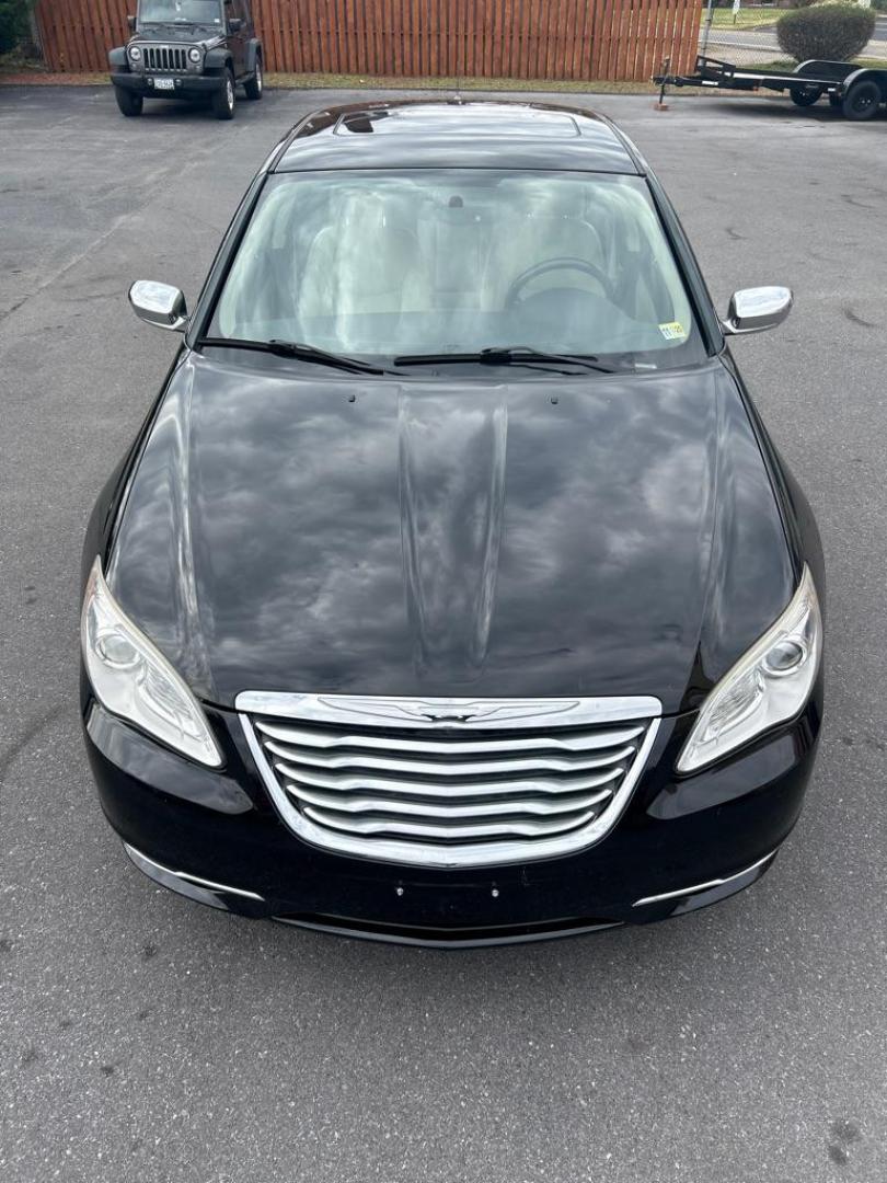 2012 BLACK CHRYSLER 200 LIMITED (1C3CCBCG6CN) with an 3.6L engine, Automatic transmission, located at 2514 Williamson Rd NE, Roanoke, VA, 24012, (540) 265-7770, 37.294636, -79.936249 - Photo#1