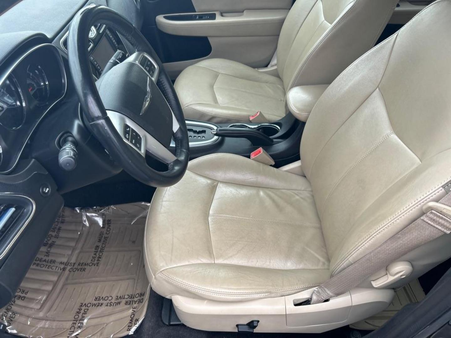 2012 BLACK CHRYSLER 200 LIMITED (1C3CCBCG6CN) with an 3.6L engine, Automatic transmission, located at 2514 Williamson Rd NE, Roanoke, VA, 24012, (540) 265-7770, 37.294636, -79.936249 - Photo#6