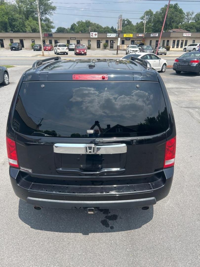 2011 BLACK HONDA PILOT TOURING (5FNYF4H98BB) with an 3.5L engine, Automatic transmission, located at 2514 Williamson Rd NE, Roanoke, VA, 24012, (540) 265-7770, 37.294636, -79.936249 - NO CREDIT CHECK FINANCING WITH ONLY $2000 DOWN PAYMENT!!!! Check out our website www.needausedvehicle.com for our No Credit Check/ In House Financing options!! No Credit Check Available!!! In House Financing Available!!! All Clean Title Vehicles (no Salvaged or flooded vehicles ever on our lot)! - Photo#3