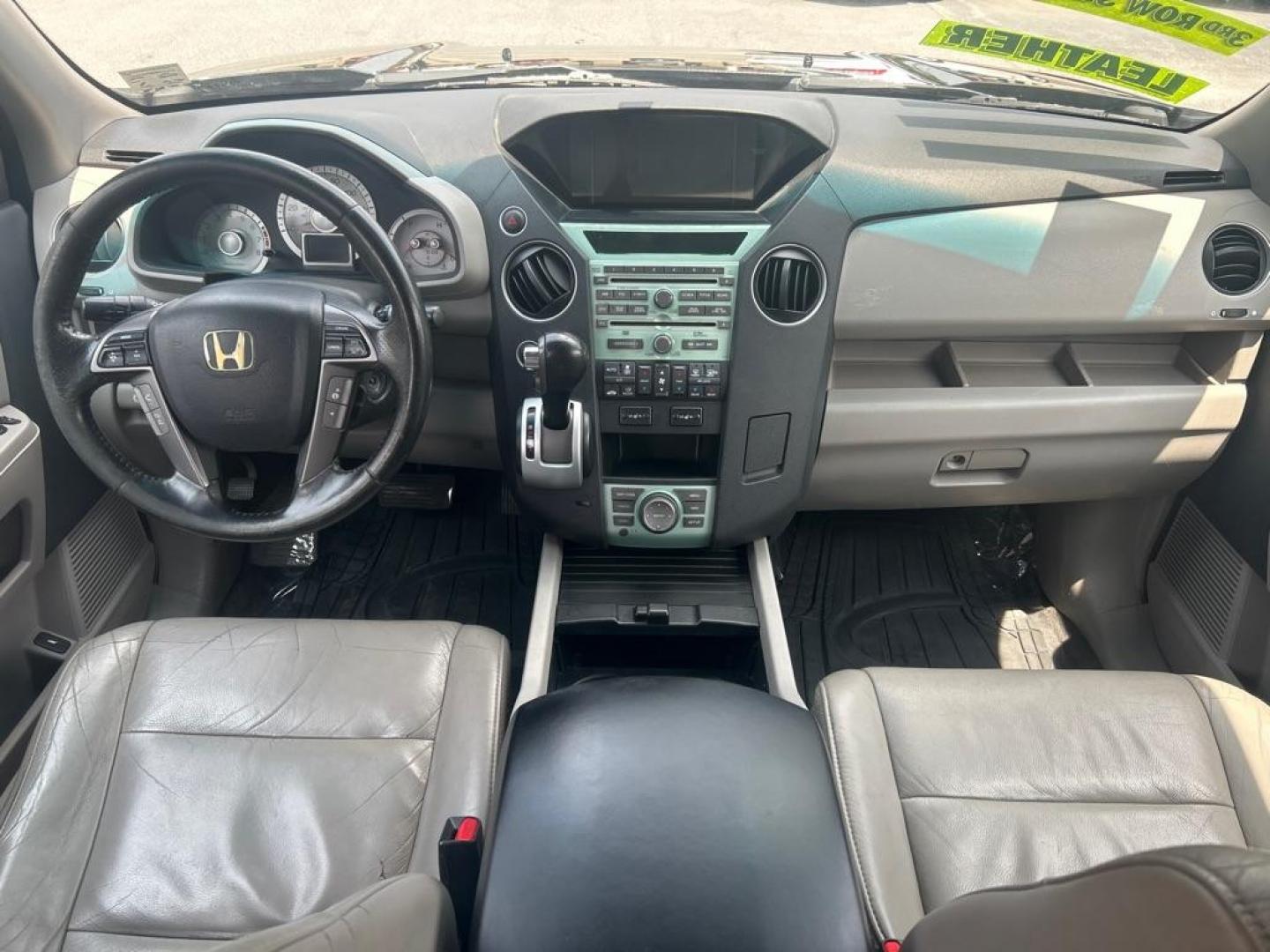 2011 BLACK HONDA PILOT TOURING (5FNYF4H98BB) with an 3.5L engine, Automatic transmission, located at 2514 Williamson Rd NE, Roanoke, VA, 24012, (540) 265-7770, 37.294636, -79.936249 - NO CREDIT CHECK FINANCING WITH ONLY $2000 DOWN PAYMENT!!!! Check out our website www.needausedvehicle.com for our No Credit Check/ In House Financing options!! No Credit Check Available!!! In House Financing Available!!! All Clean Title Vehicles (no Salvaged or flooded vehicles ever on our lot)! - Photo#9