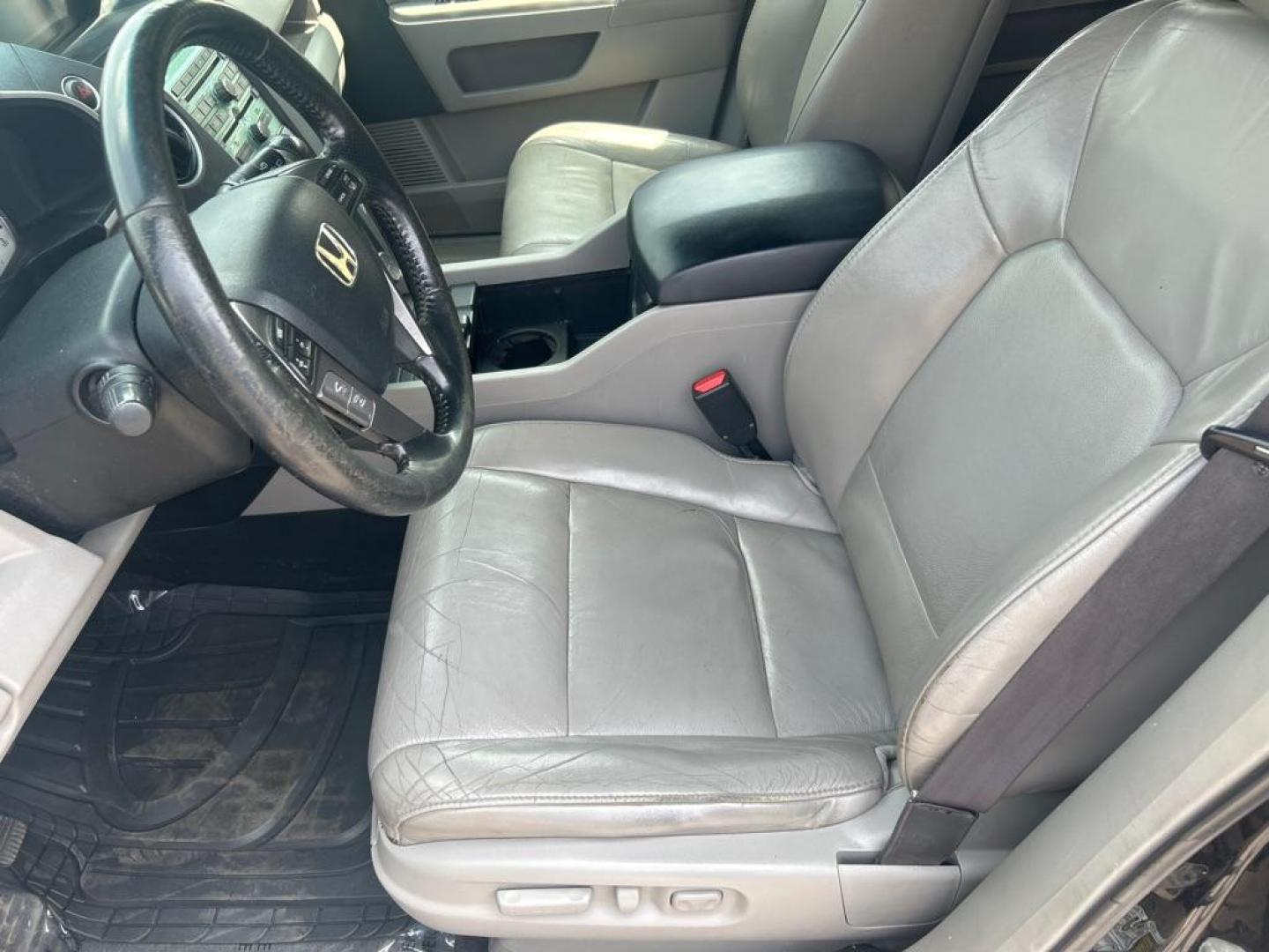 2011 BLACK HONDA PILOT TOURING (5FNYF4H98BB) with an 3.5L engine, Automatic transmission, located at 2514 Williamson Rd NE, Roanoke, VA, 24012, (540) 265-7770, 37.294636, -79.936249 - NO CREDIT CHECK FINANCING WITH ONLY $2000 DOWN PAYMENT!!!! Check out our website www.needausedvehicle.com for our No Credit Check/ In House Financing options!! No Credit Check Available!!! In House Financing Available!!! All Clean Title Vehicles (no Salvaged or flooded vehicles ever on our lot)! - Photo#10