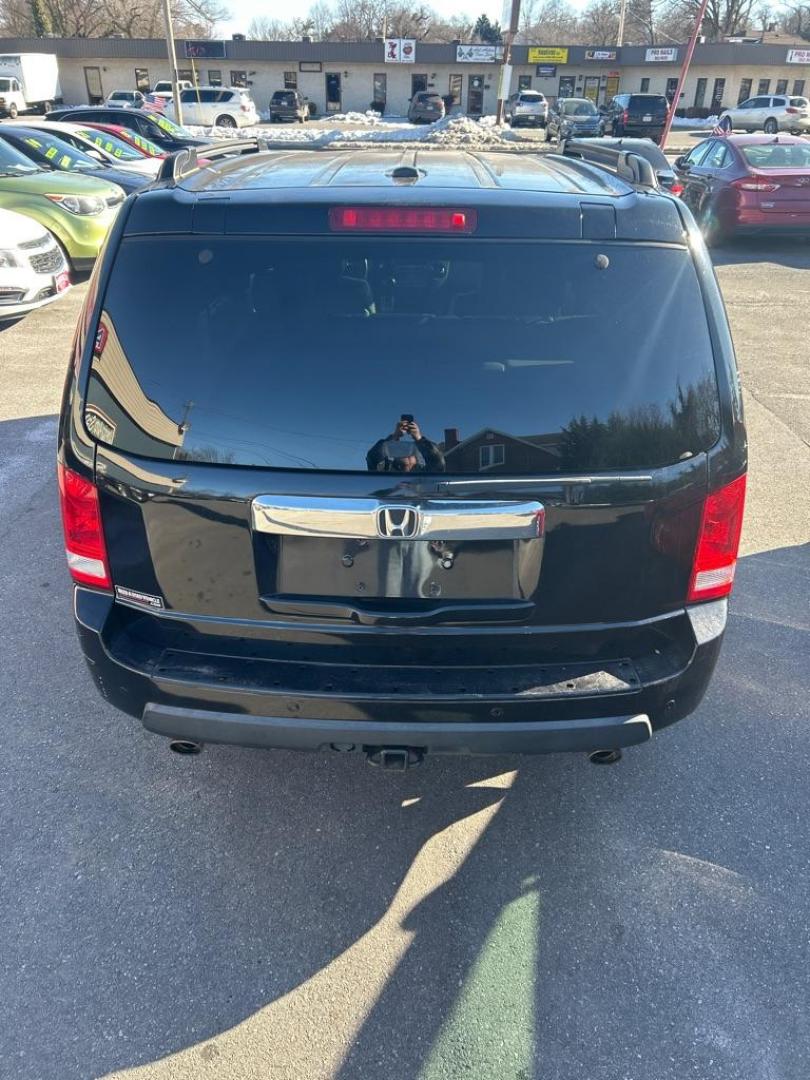 2011 BLACK HONDA PILOT TOURING (5FNYF4H98BB) with an 3.5L engine, Automatic transmission, located at 2514 Williamson Rd NE, Roanoke, VA, 24012, (540) 265-7770, 37.294636, -79.936249 - Photo#3
