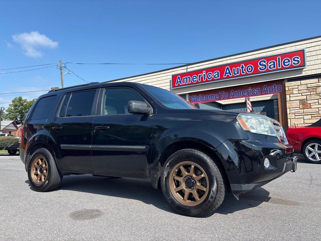 2011 BLACK HONDA PILOT TOURING (5FNYF4H98BB) with an 3.5L engine, Automatic transmission, located at 2514 Williamson Rd NE, Roanoke, VA, 24012, (540) 265-7770, 37.294636, -79.936249 - NO CREDIT CHECK FINANCING WITH ONLY $1800 DOWN PAYMENT!!!! Check out our website www.needausedvehicle.com for our No Credit Check/ In House Financing options!! No Credit Check Available!!! In House Financing Available!!! All Clean Title Vehicles (no Salvaged or flooded vehicles ever on our lot)!- Photo#0