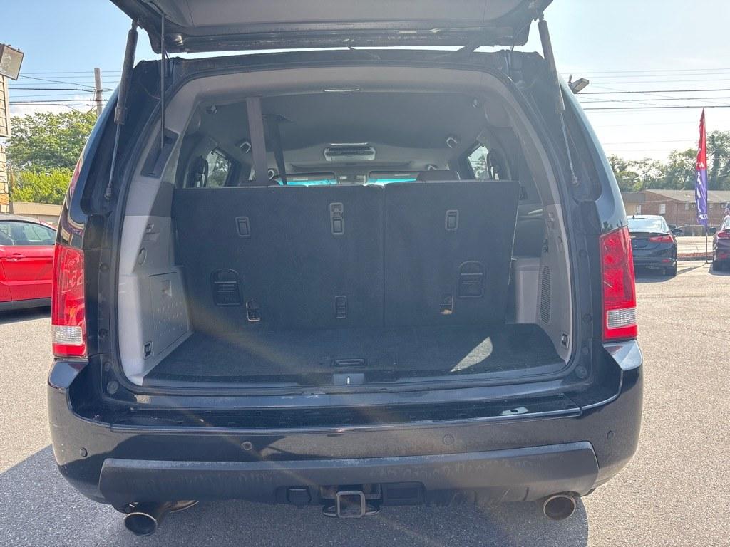 2011 BLACK HONDA PILOT TOURING (5FNYF4H98BB) with an 3.5L engine, Automatic transmission, located at 2514 Williamson Rd NE, Roanoke, VA, 24012, (540) 265-7770, 37.294636, -79.936249 - NO CREDIT CHECK FINANCING WITH ONLY $1800 DOWN PAYMENT!!!! Check out our website www.needausedvehicle.com for our No Credit Check/ In House Financing options!! No Credit Check Available!!! In House Financing Available!!! All Clean Title Vehicles (no Salvaged or flooded vehicles ever on our lot)!- Photo#2