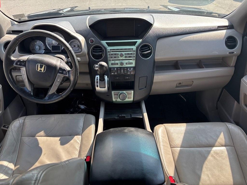 2011 BLACK HONDA PILOT TOURING (5FNYF4H98BB) with an 3.5L engine, Automatic transmission, located at 2514 Williamson Rd NE, Roanoke, VA, 24012, (540) 265-7770, 37.294636, -79.936249 - NO CREDIT CHECK FINANCING WITH ONLY $1800 DOWN PAYMENT!!!! Check out our website www.needausedvehicle.com for our No Credit Check/ In House Financing options!! No Credit Check Available!!! In House Financing Available!!! All Clean Title Vehicles (no Salvaged or flooded vehicles ever on our lot)!- Photo#6