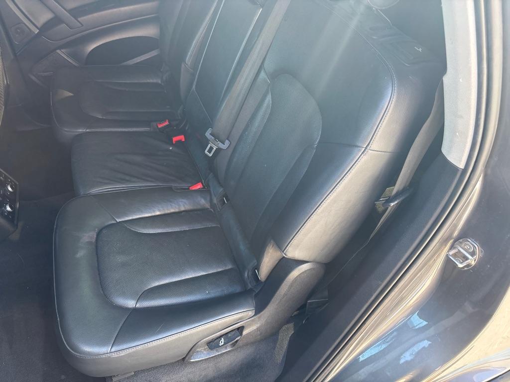 2011 GRAY AUDI Q7 PRESTIGE (WA1DGAFE8BD) with an 3.0L engine, Automatic transmission, located at 2514 Williamson Rd NE, Roanoke, VA, 24012, (540) 265-7770, 37.294636, -79.936249 - NO CREDIT CHECK FINANCING WITH ONLY $2300 DOWN PAYMENT!!!! Check out our website www.needausedvehicle.com for our No Credit Check/ In House Financing options!! No Credit Check Available!!! In House Financing Available!!! All Clean Title Vehicles (no Salvaged or flooded vehicles ever on our lot)!- Photo#6