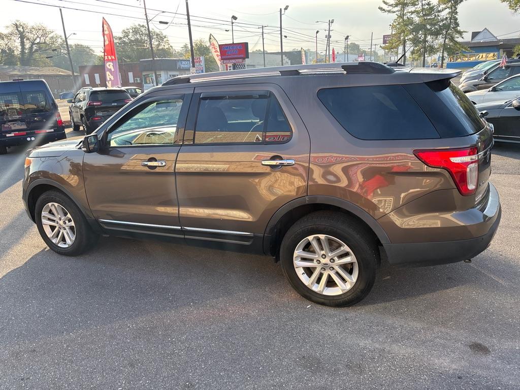 2015 BROWN FORD EXPLORER XLT (1FM5K8D81FG) with an 3.5L engine, Automatic transmission, located at 2514 Williamson Rd NE, Roanoke, VA, 24012, (540) 265-7770, 37.294636, -79.936249 - NO CREDIT CHECK FINANCING WITH ONLY $1800 DOWN PAYMENT!!!! Check out our website www.needausedvehicle.com for our No Credit Check/ In House Financing options!! No Credit Check Available!!! In House Financing Available!!! All Clean Title Vehicles (no Salvaged or flooded vehicles ever on our lot)!- Photo#2