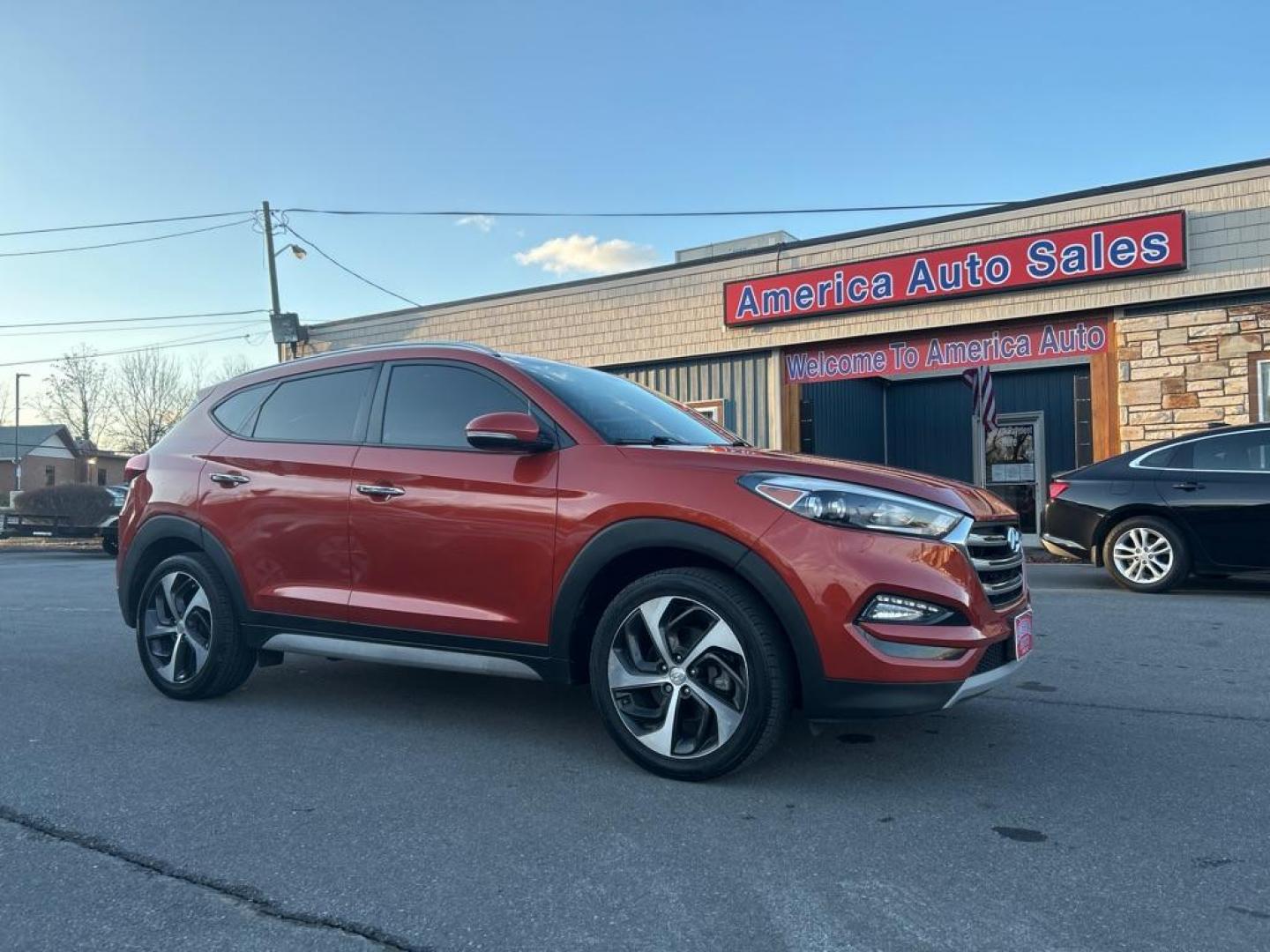 2017 ORANGE HYUNDAI TUCSON LIMITED (KM8J3CA20HU) with an 1.6L engine, Automatic transmission, located at 2514 Williamson Rd NE, Roanoke, VA, 24012, (540) 265-7770, 37.294636, -79.936249 - NO CREDIT CHECK FINANCING WITH ONLY $4500 DOWN PAYMENT!!!! Check out our website www.needausedvehicle.com for our No Credit Check/ In House Financing options!! No Credit Check Available!!! In House Financing Available!!! All Clean Title Vehicles (no Salvaged or flooded vehicles ever on our lot)! - Photo#0
