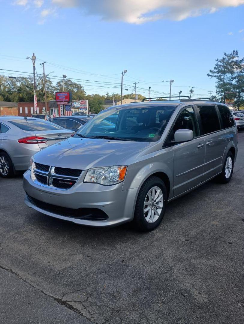 2016 SILVER DODGE GRAND CARAVAN SXT (2C4RDGCG7GR) with an 3.6L engine, Automatic transmission, located at 2514 Williamson Rd NE, Roanoke, VA, 24012, (540) 265-7770, 37.294636, -79.936249 - Photo#1