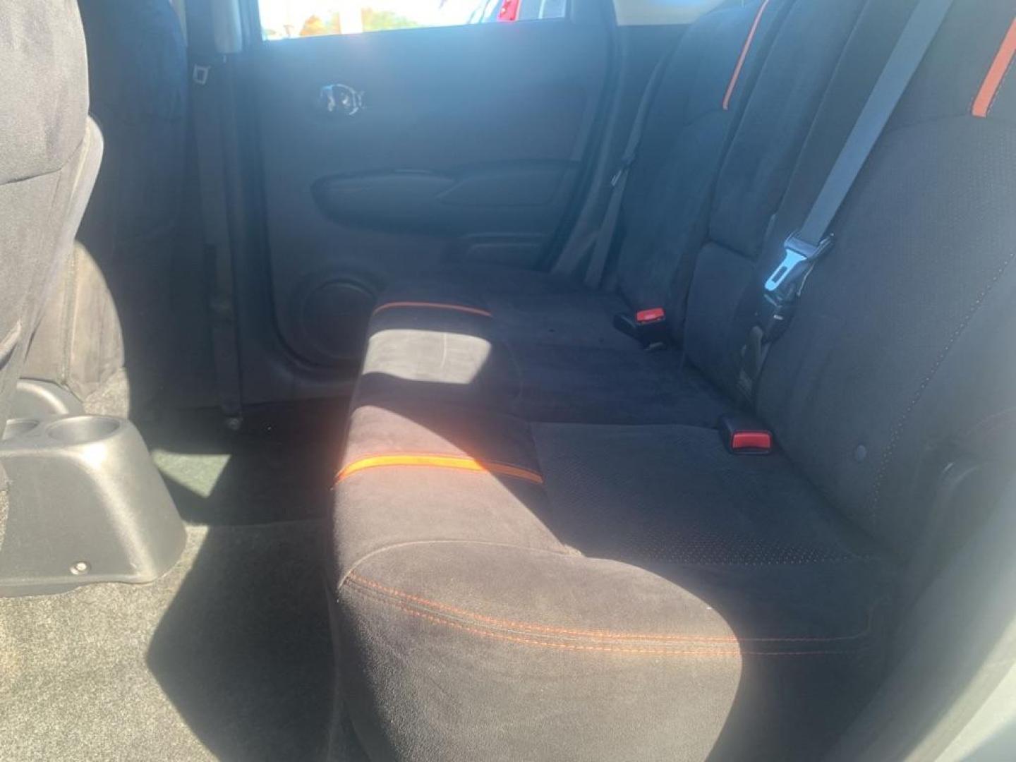 2015 GRAY NISSAN VERSA NOTE S (3N1CE2CP9FL) with an 1.6L engine, Continuously Variable transmission, located at 2514 Williamson Rd NE, Roanoke, VA, 24012, (540) 265-7770, 37.294636, -79.936249 - Photo#7