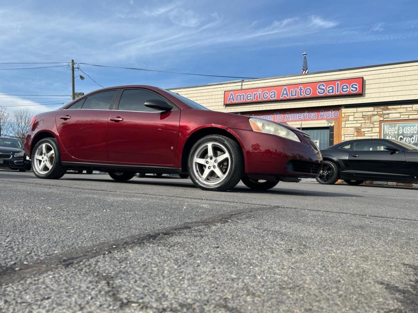 2009 MAROON PONTIAC G6 GT (1G2ZH57N494) with an 3.5L engine, Automatic transmission, located at 2514 Williamson Rd NE, Roanoke, VA, 24012, (540) 265-7770, 37.294636, -79.936249 - Photo#0