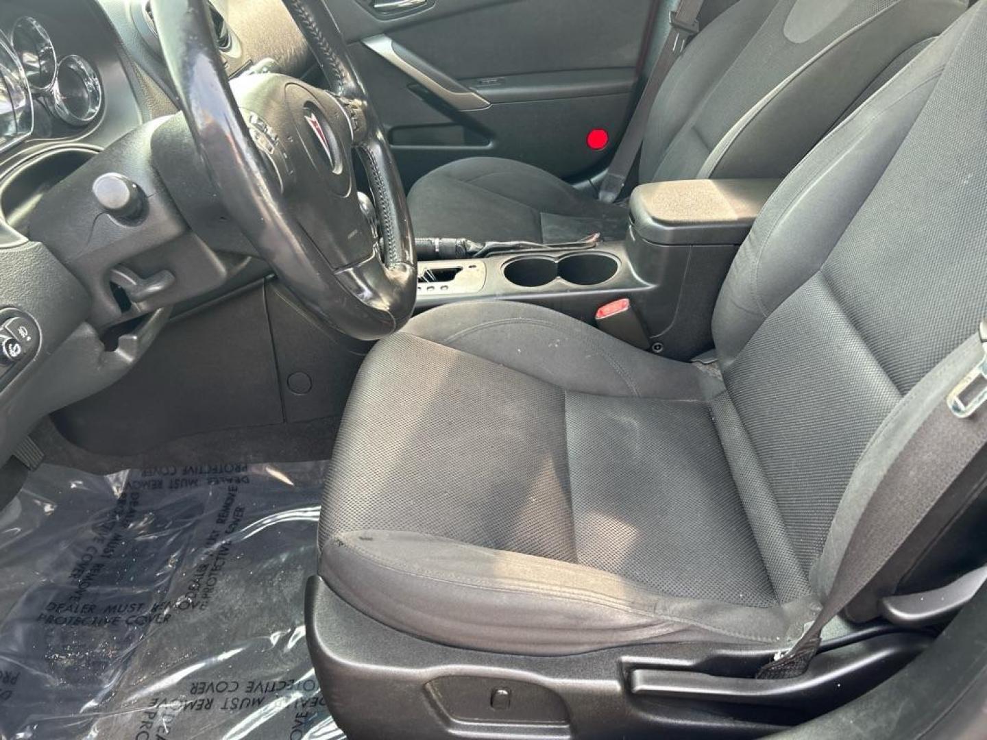 2009 MAROON PONTIAC G6 GT (1G2ZH57N494) with an 3.5L engine, Automatic transmission, located at 2514 Williamson Rd NE, Roanoke, VA, 24012, (540) 265-7770, 37.294636, -79.936249 - Photo#4