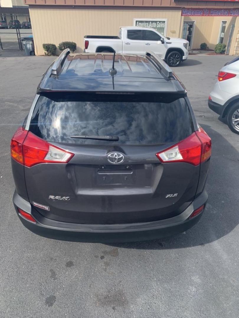 2013 GRAY TOYOTA RAV4 XLE (2T3WFREV3DW) with an 2.5L engine, Automatic transmission, located at 2514 Williamson Rd NE, Roanoke, VA, 24012, (540) 265-7770, 37.294636, -79.936249 - Photo#11