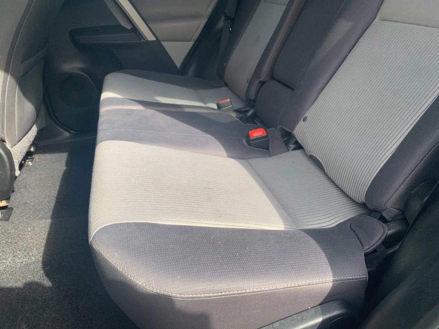 2013 GRAY TOYOTA RAV4 XLE (2T3WFREV3DW) with an 2.5L engine, Automatic transmission, located at 2514 Williamson Rd NE, Roanoke, VA, 24012, (540) 265-7770, 37.294636, -79.936249 - Photo#4