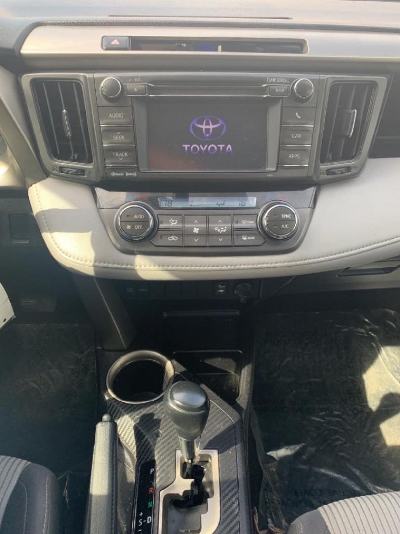 2013 GRAY TOYOTA RAV4 XLE (2T3WFREV3DW) with an 2.5L engine, Automatic transmission, located at 2514 Williamson Rd NE, Roanoke, VA, 24012, (540) 265-7770, 37.294636, -79.936249 - Photo#7