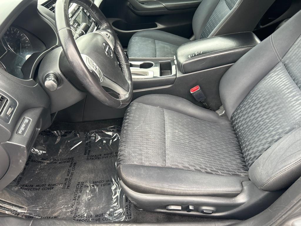 2018 GRAY NISSAN ALTIMA 2.5 (1N4AL3AP8JC) with an 2.5L engine, Continuously Variable transmission, located at 2514 Williamson Rd NE, Roanoke, VA, 24012, (540) 265-7770, 37.294636, -79.936249 - NO CREDIT CHECK FINANCING WITH ONLY $2400 DOWN PAYMENT!!!! Check out our website www.needausedvehicle.com for our No Credit Check/ In House Financing options!! No Credit Check Available!!! In House Financing Available!!! All Clean Title Vehicles (no Salvaged or flooded vehicles ever on our lot)! - Photo#6