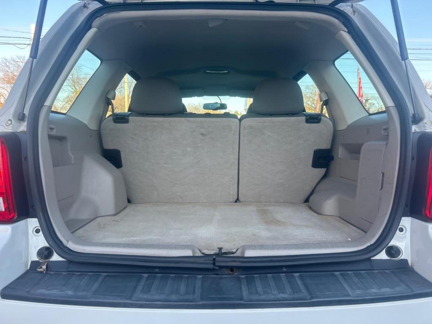 2012 WHITE FORD ESCAPE XLS (1FMCU0C74CK) with an 2.5L engine, Automatic transmission, located at 2514 Williamson Rd NE, Roanoke, VA, 24012, (540) 265-7770, 37.294636, -79.936249 - NO CREDIT CHECK FINANCING WITH ONLY $1700 DOWN PAYMENT!!!! Check out our website www.needausedvehicle.com for our No Credit Check/ In House Financing options!! No Credit Check Available!!! In House Financing Available!!! All Clean Title Vehicles (no Salvaged or flooded vehicles ever on our lot)! - Photo#2