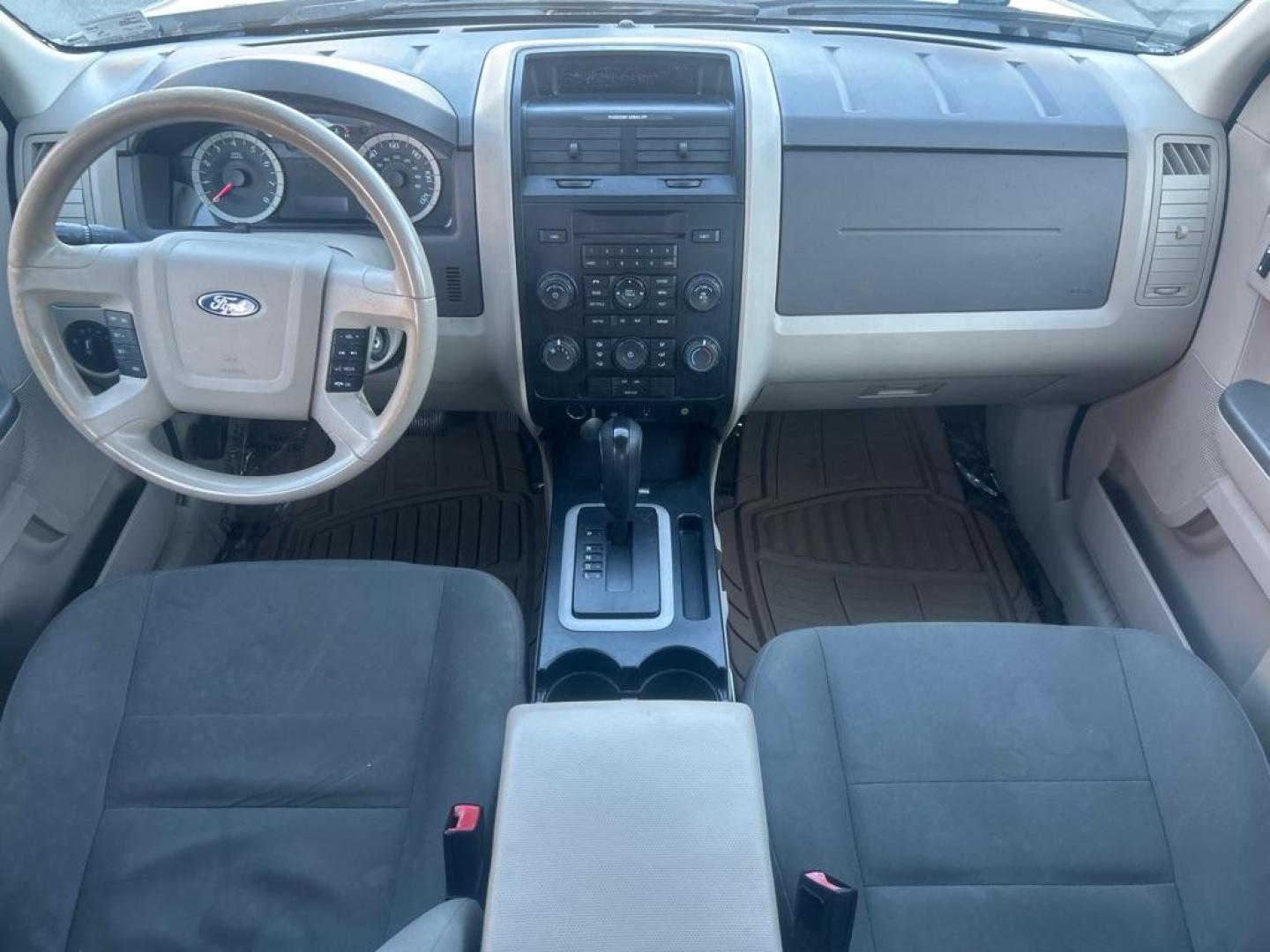 2012 WHITE FORD ESCAPE XLS (1FMCU0C74CK) with an 2.5L engine, Automatic transmission, located at 2514 Williamson Rd NE, Roanoke, VA, 24012, (540) 265-7770, 37.294636, -79.936249 - NO CREDIT CHECK FINANCING WITH ONLY $1700 DOWN PAYMENT!!!! Check out our website www.needausedvehicle.com for our No Credit Check/ In House Financing options!! No Credit Check Available!!! In House Financing Available!!! All Clean Title Vehicles (no Salvaged or flooded vehicles ever on our lot)! - Photo#5