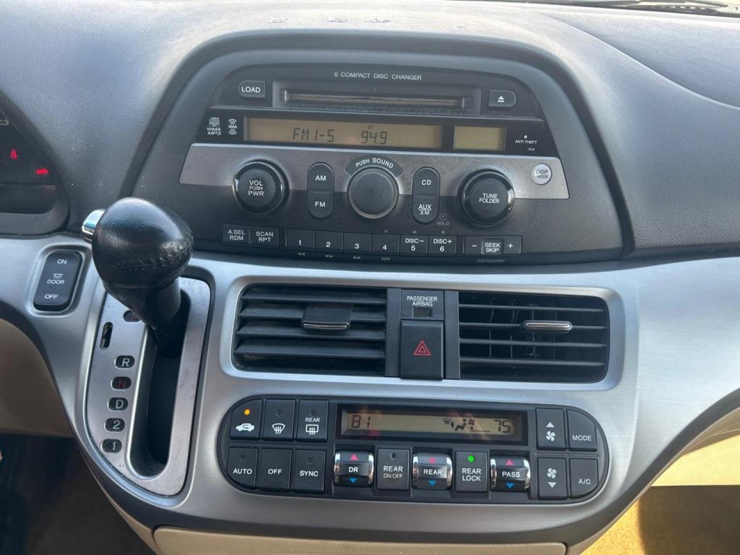 2009 BLACK HONDA ODYSSEY EXL (5FNRL38689B) with an 3.5L engine, Automatic transmission, located at 2514 Williamson Rd NE, Roanoke, VA, 24012, (540) 265-7770, 37.294636, -79.936249 - NO CREDIT CHECK FINANCING WITH ONLY $1800 DOWN PAYMENT!!!! Check out our website www.needausedvehicle.com for our No Credit Check/ In House Financing options!! No Credit Check Available!!! In House Financing Available!!! All Clean Title Vehicles (no Salvaged or flooded vehicles ever on our lot)! - Photo#9