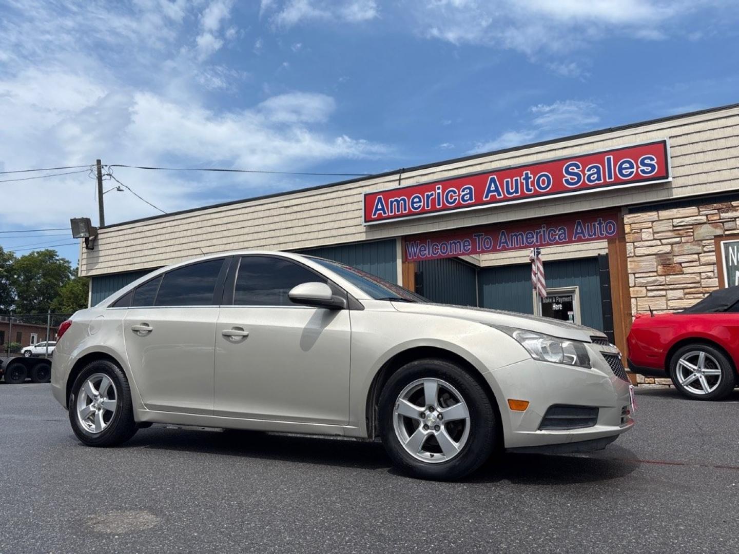 2014 SILVER CHEVROLET CRUZE LT (1G1PC5SBXE7) with an 1.4L engine, Automatic transmission, located at 2514 Williamson Rd NE, Roanoke, VA, 24012, (540) 265-7770, 37.294636, -79.936249- Photo#0