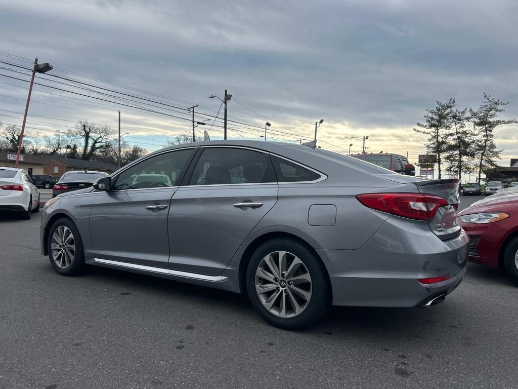2015 GRAY HYUNDAI SONATA SPORT (5NPE34AF0FH) with an 2.4L engine, Automatic transmission, located at 2514 Williamson Rd NE, Roanoke, VA, 24012, (540) 265-7770, 37.294636, -79.936249 - ******** BRAND NEW ENGINE !!! ********** NO CREDIT CHECK FINANCING WITH ONLY $2800 DOWN PAYMENT!!!! Check out our website www.needausedvehicle.com for our No Credit Check/ In House Financing options!! No Credit Check Available!!! In House Financing Available!!! All Clean Title Vehicles (no S - Photo#2