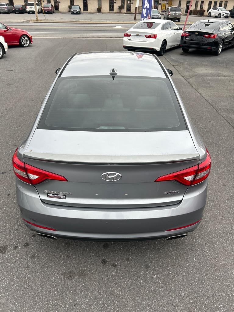 2015 GRAY HYUNDAI SONATA SPORT (5NPE34AF0FH) with an 2.4L engine, Automatic transmission, located at 2514 Williamson Rd NE, Roanoke, VA, 24012, (540) 265-7770, 37.294636, -79.936249 - ******** BRAND NEW ENGINE !!! ********** NO CREDIT CHECK FINANCING WITH ONLY $2800 DOWN PAYMENT!!!! Check out our website www.needausedvehicle.com for our No Credit Check/ In House Financing options!! No Credit Check Available!!! In House Financing Available!!! All Clean Title Vehicles (no S - Photo#3