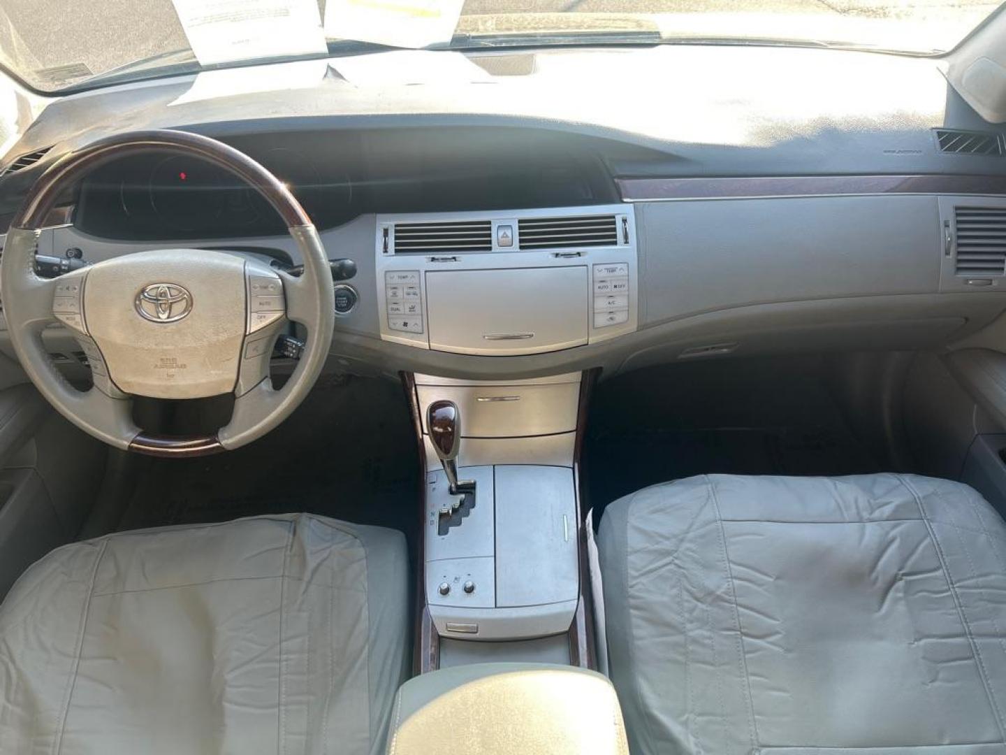 2009 GRAY TOYOTA AVALON XL (4T1BK36B99U) with an 3.5L engine, Automatic transmission, located at 2514 Williamson Rd NE, Roanoke, VA, 24012, (540) 265-7770, 37.294636, -79.936249 - Photo#6