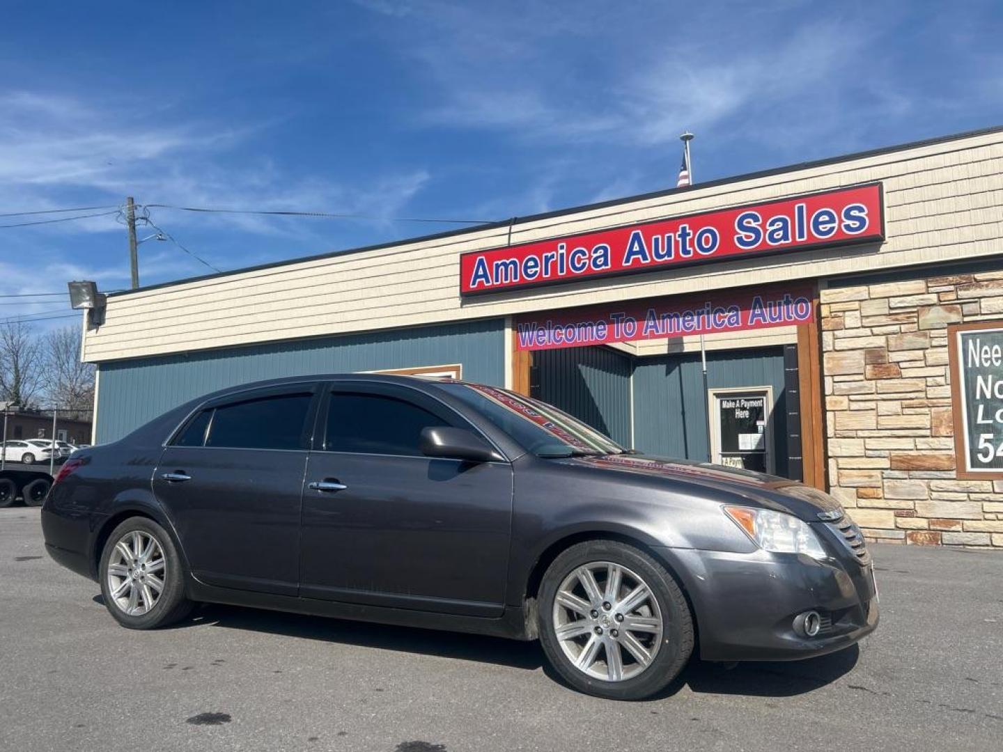 2009 GRAY TOYOTA AVALON XL (4T1BK36B99U) with an 3.5L engine, Automatic transmission, located at 2514 Williamson Rd NE, Roanoke, VA, 24012, (540) 265-7770, 37.294636, -79.936249 - NO CREDIT CHECK FINANCING WITH ONLY $1700.00 DOWN PAYMENT!!!! Check out our website www.needausedvehicle.com for our No Credit Check/ In House Financing options!! No Credit Check Available!!! In House Financing Available!!! All Clean Title Vehicles (no Salvaged or flooded vehicles ever on our lo - Photo#0