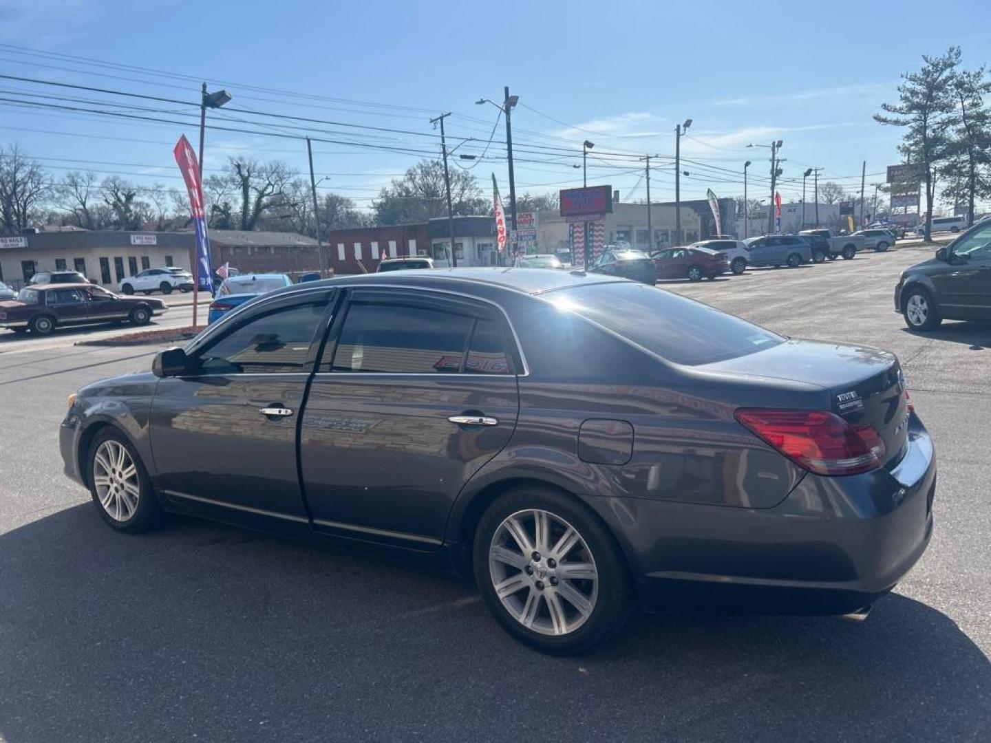2009 GRAY TOYOTA AVALON XL (4T1BK36B99U) with an 3.5L engine, Automatic transmission, located at 2514 Williamson Rd NE, Roanoke, VA, 24012, (540) 265-7770, 37.294636, -79.936249 - NO CREDIT CHECK FINANCING WITH ONLY $1700.00 DOWN PAYMENT!!!! Check out our website www.needausedvehicle.com for our No Credit Check/ In House Financing options!! No Credit Check Available!!! In House Financing Available!!! All Clean Title Vehicles (no Salvaged or flooded vehicles ever on our lo - Photo#2