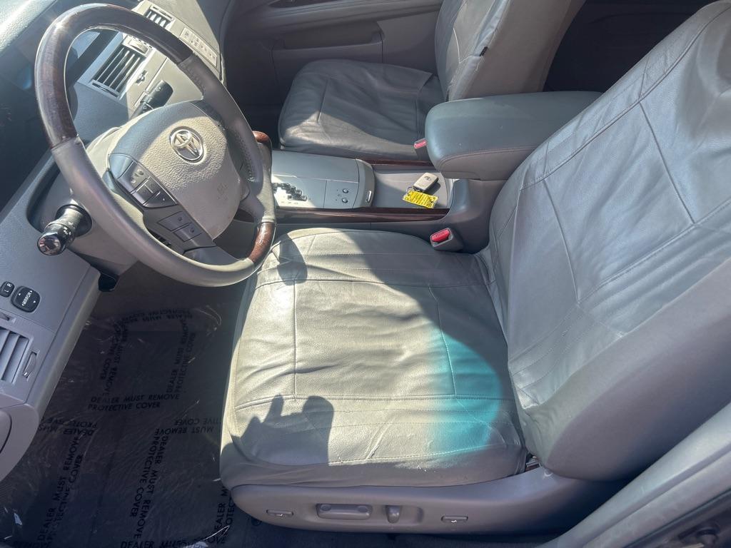 2009 GRAY TOYOTA AVALON XL (4T1BK36B99U) with an 3.5L engine, Automatic transmission, located at 2514 Williamson Rd NE, Roanoke, VA, 24012, (540) 265-7770, 37.294636, -79.936249 - NO CREDIT CHECK FINANCING WITH ONLY $1700.00 DOWN PAYMENT!!!! Check out our website www.needausedvehicle.com for our No Credit Check/ In House Financing options!! No Credit Check Available!!! In House Financing Available!!! All Clean Title Vehicles (no Salvaged or flooded vehicles ever on our lo - Photo#6