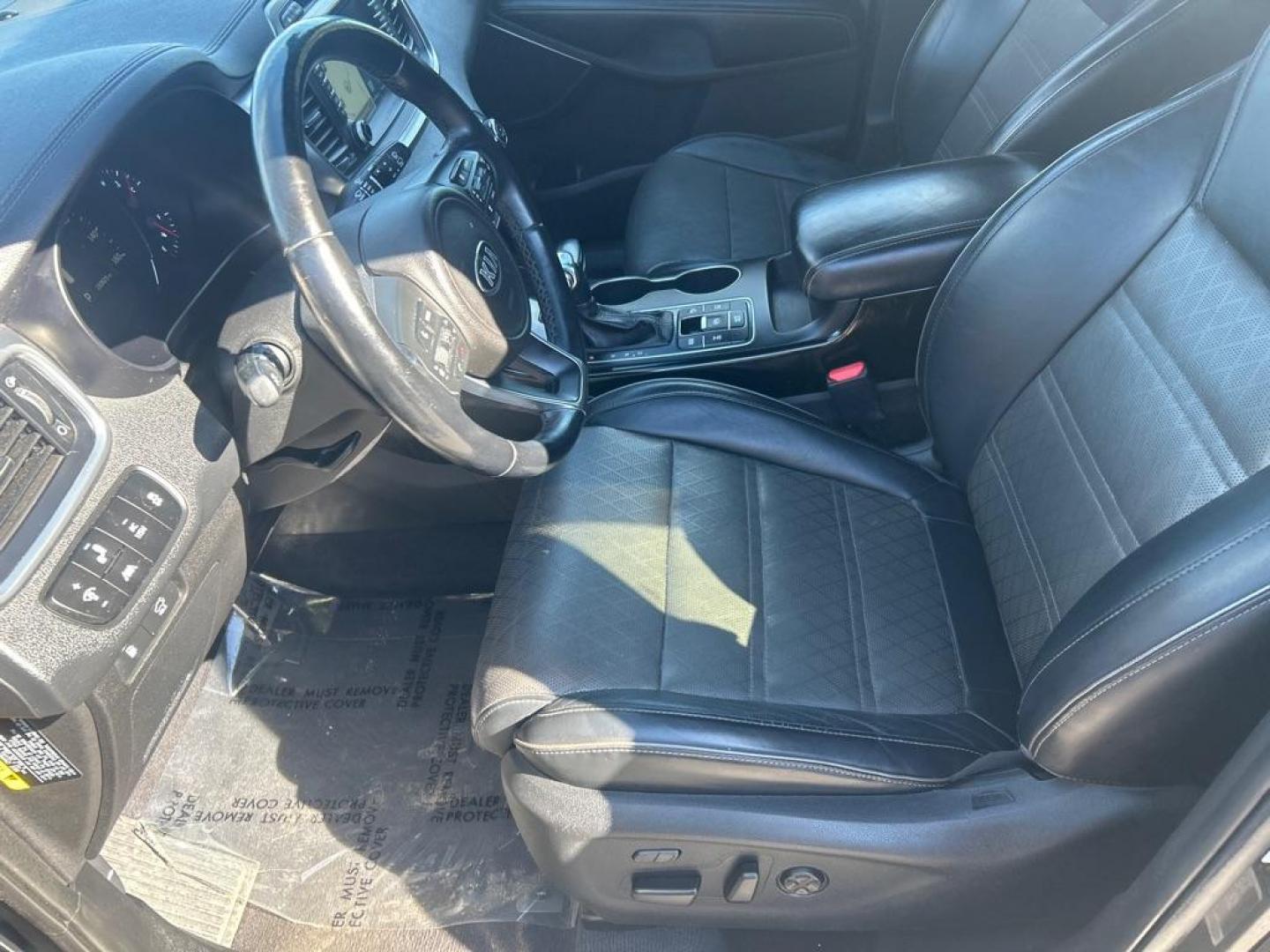 2016 BLACK KIA SORENTO SX (5XYPKDA11GG) with an 2.0L engine, Automatic transmission, located at 2514 Williamson Rd NE, Roanoke, VA, 24012, (540) 265-7770, 37.294636, -79.936249 - NO CREDIT CHECK FINANCING WITH ONLY $2500 DOWN PAYMENT!!!! Check out our website www.needausedvehicle.com for our No Credit Check/ In House Financing options!! No Credit Check Available!!! In House Financing Available!!! All Clean Title Vehicles (no Salvaged or flooded vehicles ever on our lot)!- Photo#5