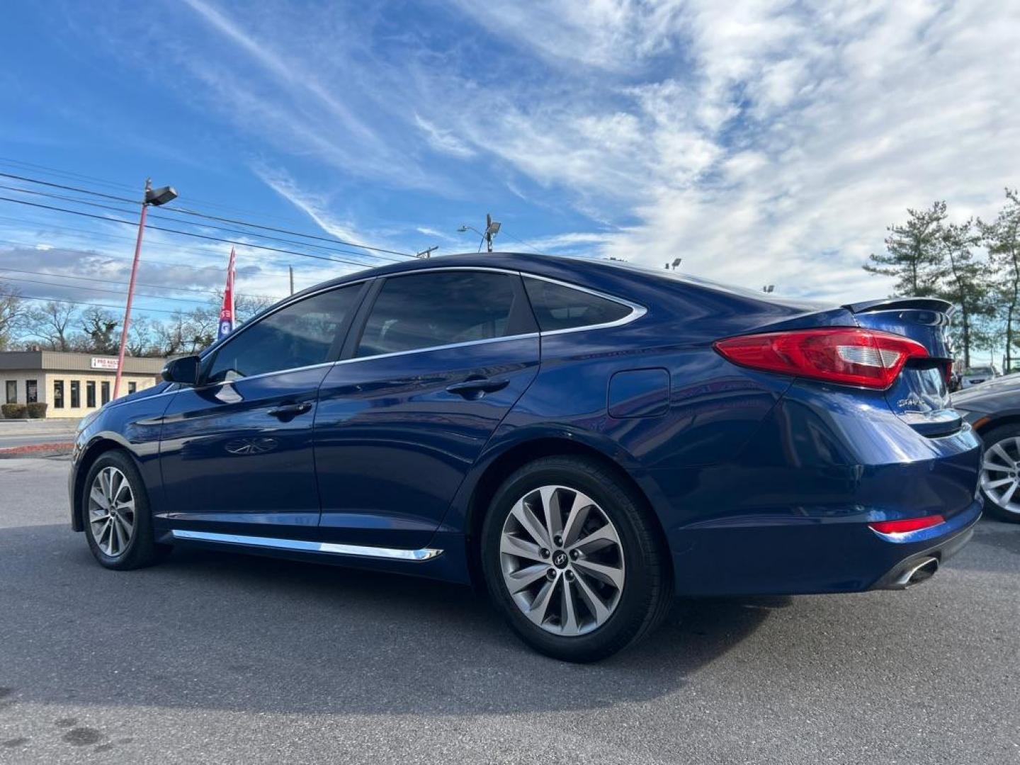 2016 BLUE HYUNDAI SONATA SPORT (5NPE34AF7GH) with an 2.4L engine, Automatic transmission, located at 2514 Williamson Rd NE, Roanoke, VA, 24012, (540) 265-7770, 37.294636, -79.936249 - NO CREDIT CHECK FINANCING WITH ONLY $2500 DOWN PAYMENT!!!! Check out our website www.needausedvehicle.com for our No Credit Check/ In House Financing options!! No Credit Check Available!!! In House Financing Available!!! All Clean Title Vehicles (no Salvaged or flooded vehicles ever on our lot)! - Photo#4