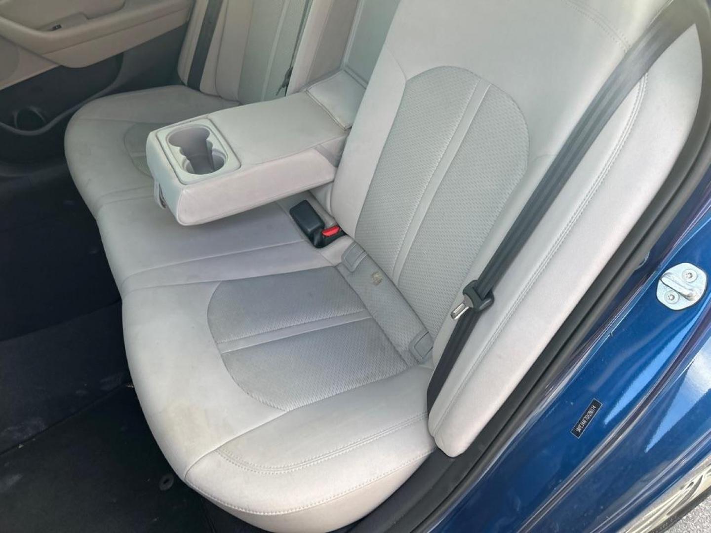 2016 BLUE HYUNDAI SONATA SPORT (5NPE34AF7GH) with an 2.4L engine, Automatic transmission, located at 2514 Williamson Rd NE, Roanoke, VA, 24012, (540) 265-7770, 37.294636, -79.936249 - NO CREDIT CHECK FINANCING WITH ONLY $2500 DOWN PAYMENT!!!! Check out our website www.needausedvehicle.com for our No Credit Check/ In House Financing options!! No Credit Check Available!!! In House Financing Available!!! All Clean Title Vehicles (no Salvaged or flooded vehicles ever on our lot)! - Photo#9