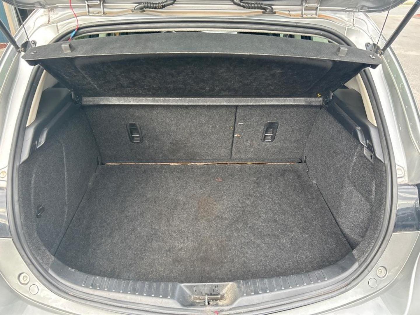 2012 SILVER MAZDA SPEED 3 (JM1BL1L30C1) with an 2.3L engine, 6-Speed Manual transmission, located at 2514 Williamson Rd NE, Roanoke, VA, 24012, (540) 265-7770, 37.294636, -79.936249 - NO CREDIT CHECK FINANCING WITH ONLY $1800 DOWN PAYMENT!!!! Check out our website www.needausedvehicle.com for our No Credit Check/ In House Financing options!! No Credit Check Available!!! In House Financing Available!!! All Clean Title Vehicles (no Salvaged or flooded vehicles ever on our lot)! - Photo#9