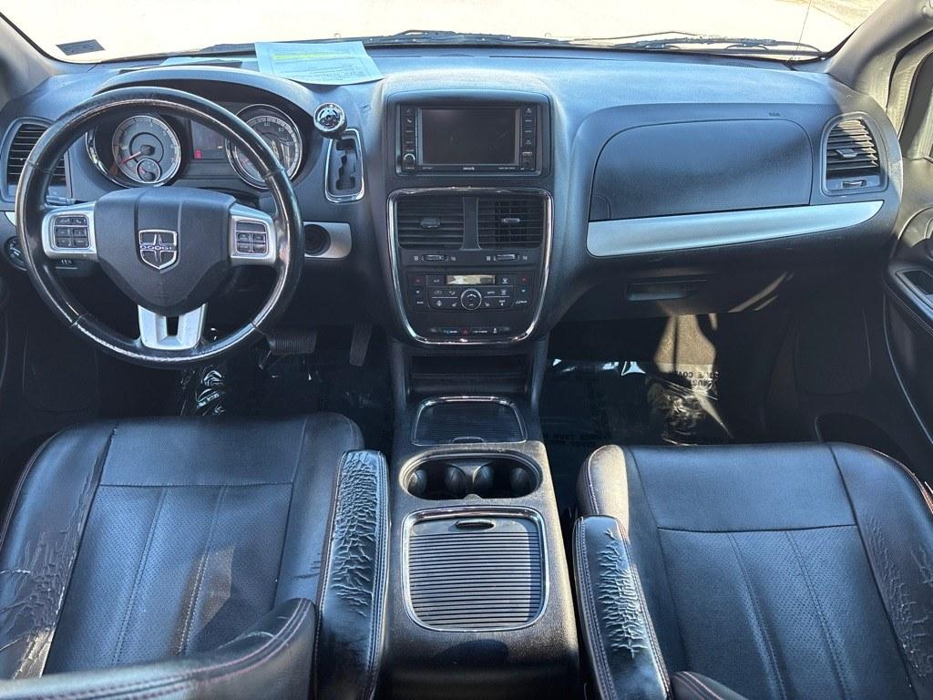 2016 GRAY DODGE GRAND CARAVAN R/T (2C4RDGEG2GR) with an 3.6L engine, Automatic transmission, located at 2514 Williamson Rd NE, Roanoke, VA, 24012, (540) 265-7770, 37.294636, -79.936249 - NO CREDIT CHECK FINANCING WITH ONLY $1800 DOWN PAYMENT!!!! Check out our website www.needausedvehicle.com for our No Credit Check/ In House Financing options!! No Credit Check Available!!! In House Financing Available!!! All Clean Title Vehicles (no Salvaged or flooded vehicles ever on our lot)!- Photo#5