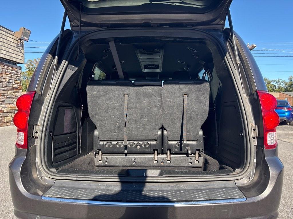 2016 GRAY DODGE GRAND CARAVAN R/T (2C4RDGEG2GR) with an 3.6L engine, Automatic transmission, located at 2514 Williamson Rd NE, Roanoke, VA, 24012, (540) 265-7770, 37.294636, -79.936249 - NO CREDIT CHECK FINANCING WITH ONLY $1800 DOWN PAYMENT!!!! Check out our website www.needausedvehicle.com for our No Credit Check/ In House Financing options!! No Credit Check Available!!! In House Financing Available!!! All Clean Title Vehicles (no Salvaged or flooded vehicles ever on our lot)!- Photo#9