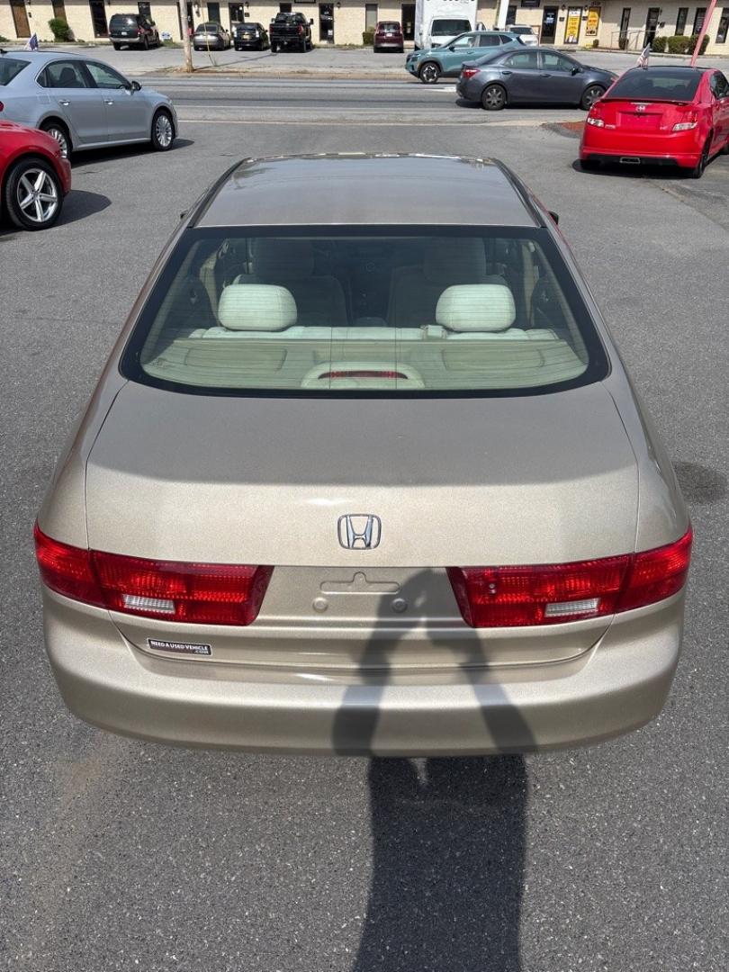 2005 GOLD HONDA ACCORD LX (1HGCM56485A) with an 2.4L engine, Automatic transmission, located at 2514 Williamson Rd NE, Roanoke, VA, 24012, (540) 265-7770, 37.294636, -79.936249- Photo#3