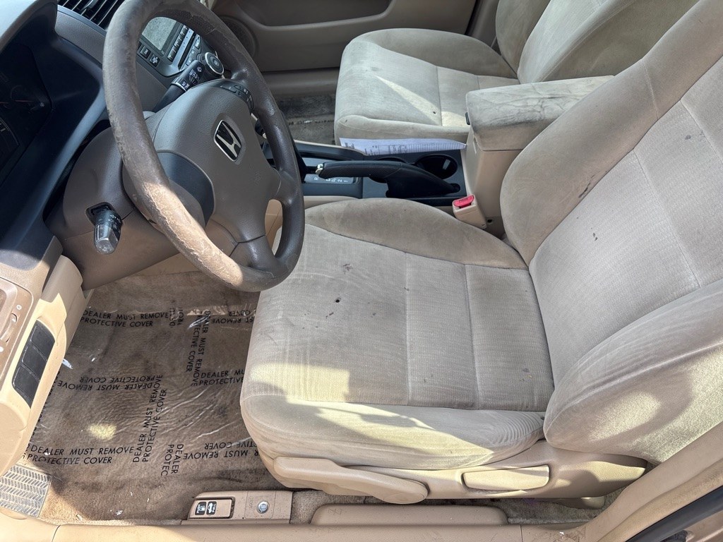 2005 GOLD HONDA ACCORD LX (1HGCM56485A) with an 2.4L engine, Automatic transmission, located at 2514 Williamson Rd NE, Roanoke, VA, 24012, (540) 265-7770, 37.294636, -79.936249 - NO CREDIT CHECK FINANCING WITH ONLY $1400 DOWN PAYMENT!!!! Check out our website www.needausedvehicle.com for our No Credit Check/ In House Financing options!! No Credit Check Available!!! In House Financing Available!!! All Clean Title Vehicles (no Salvaged or flooded vehicles ever on our lot)!- Photo#4