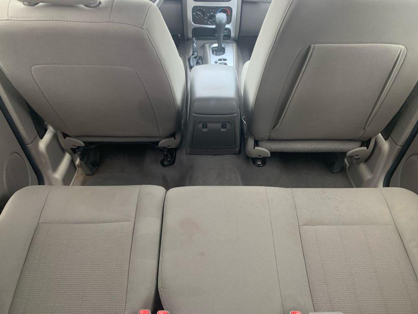 2005 GOLD JEEP LIBERTY LIMITED (1J4GL58K05W) with an 3.7L engine, Automatic transmission, located at 2514 Williamson Rd NE, Roanoke, VA, 24012, (540) 265-7770, 37.294636, -79.936249 - NO CREDIT CHECK FINANCING WITH ONLY $2300 DOWN PAYMENT!!!! Check out our website www.needausedvehicle.com for our No Credit Check/ In House Financing options!! No Credit Check Available!!! In House Financing Available!!! All Clean Title Vehicles (no Salvaged or flooded vehicles ever on our lot)! - Photo#6