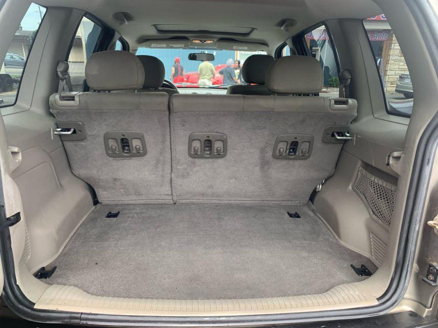 2005 GOLD JEEP LIBERTY LIMITED (1J4GL58K05W) with an 3.7L engine, Automatic transmission, located at 2514 Williamson Rd NE, Roanoke, VA, 24012, (540) 265-7770, 37.294636, -79.936249 - NO CREDIT CHECK FINANCING WITH ONLY $2300 DOWN PAYMENT!!!! Check out our website www.needausedvehicle.com for our No Credit Check/ In House Financing options!! No Credit Check Available!!! In House Financing Available!!! All Clean Title Vehicles (no Salvaged or flooded vehicles ever on our lot)! - Photo#7