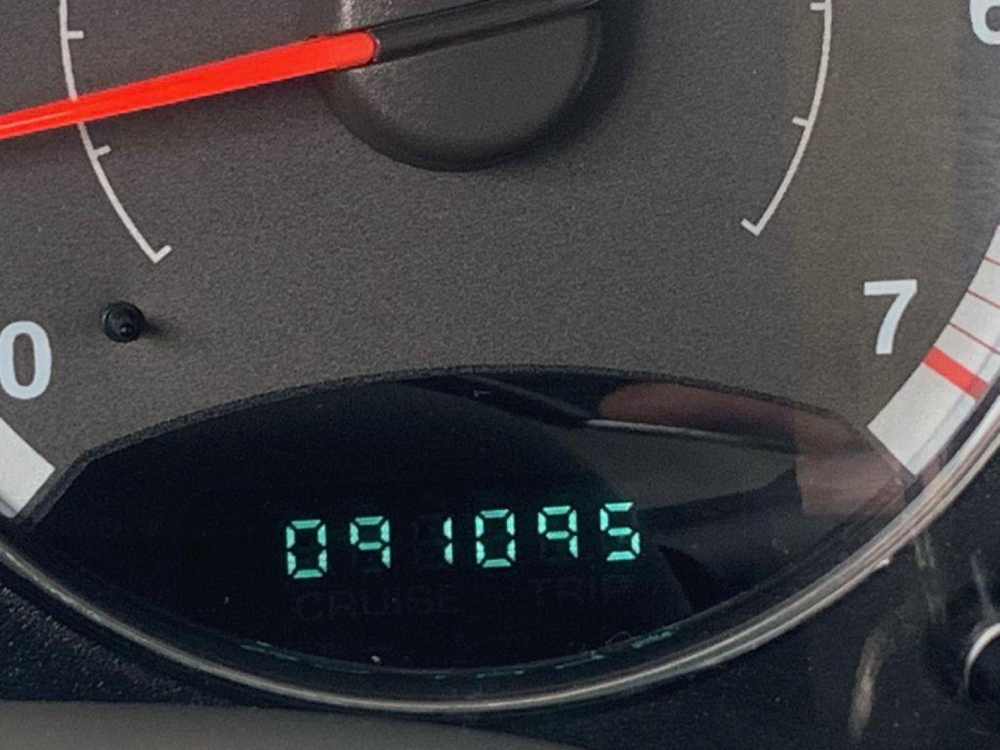 2005 GOLD JEEP LIBERTY LIMITED (1J4GL58K05W) with an 3.7L engine, Automatic transmission, located at 2514 Williamson Rd NE, Roanoke, VA, 24012, (540) 265-7770, 37.294636, -79.936249 - NO CREDIT CHECK FINANCING WITH ONLY $2300 DOWN PAYMENT!!!! Check out our website www.needausedvehicle.com for our No Credit Check/ In House Financing options!! No Credit Check Available!!! In House Financing Available!!! All Clean Title Vehicles (no Salvaged or flooded vehicles ever on our lot)! - Photo#8