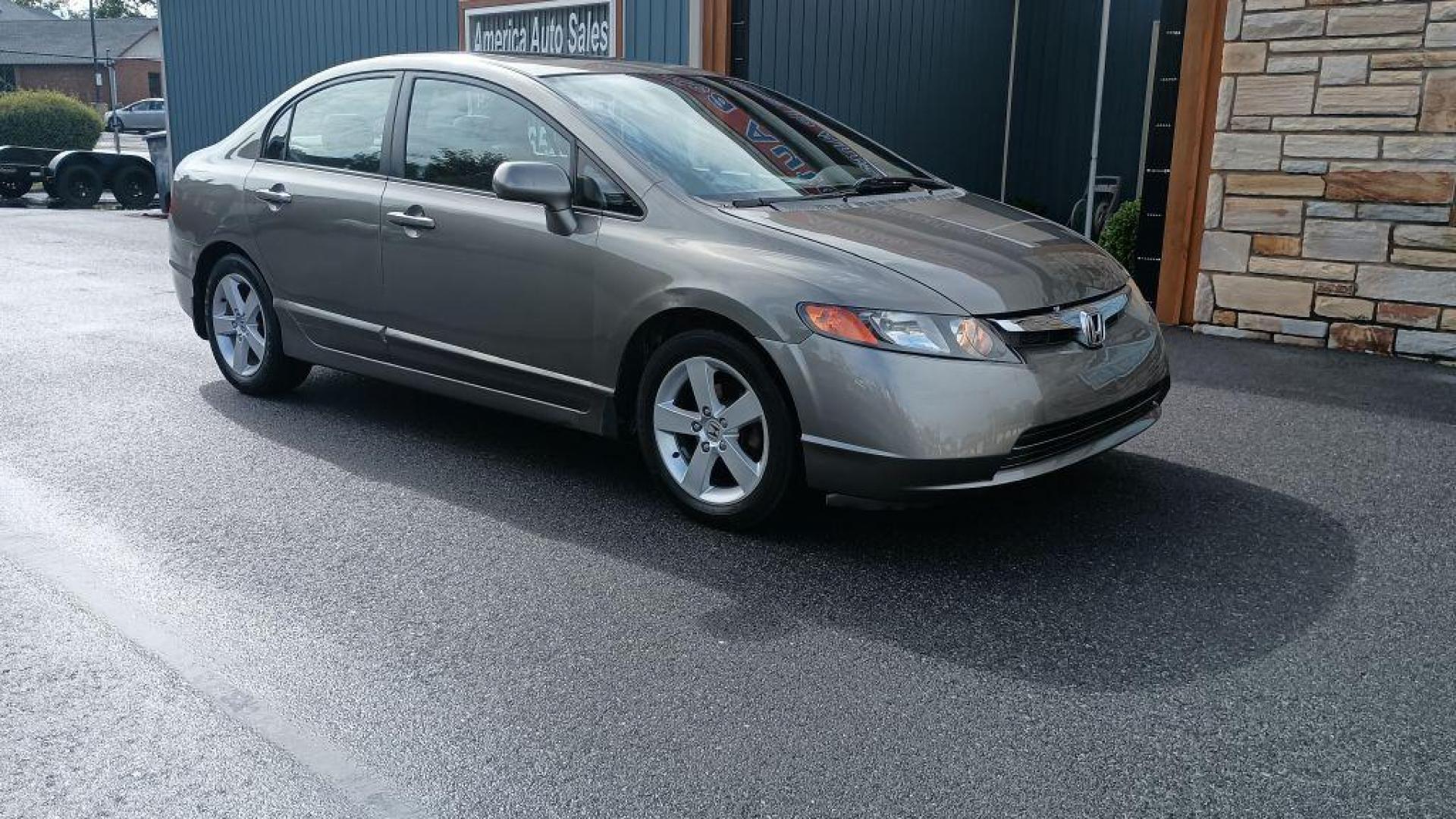 2007 SILVER HONDA CIVIC EX (1HGFA16857L) with an 1.8L engine, Automatic transmission, located at 2514 Williamson Rd NE, Roanoke, VA, 24012, (540) 265-7770, 37.294636, -79.936249 - Photo#0